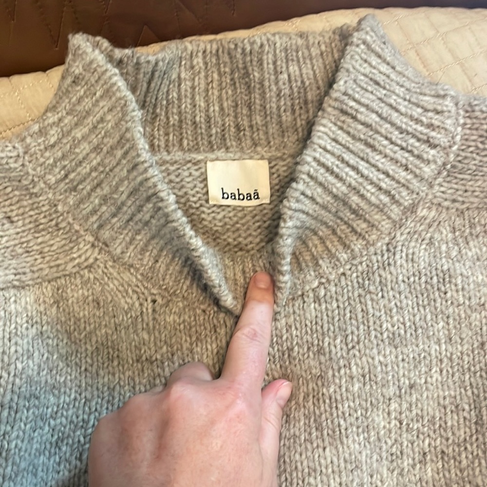 Babaa sweater, Jumper no51, lightly used, no stains.